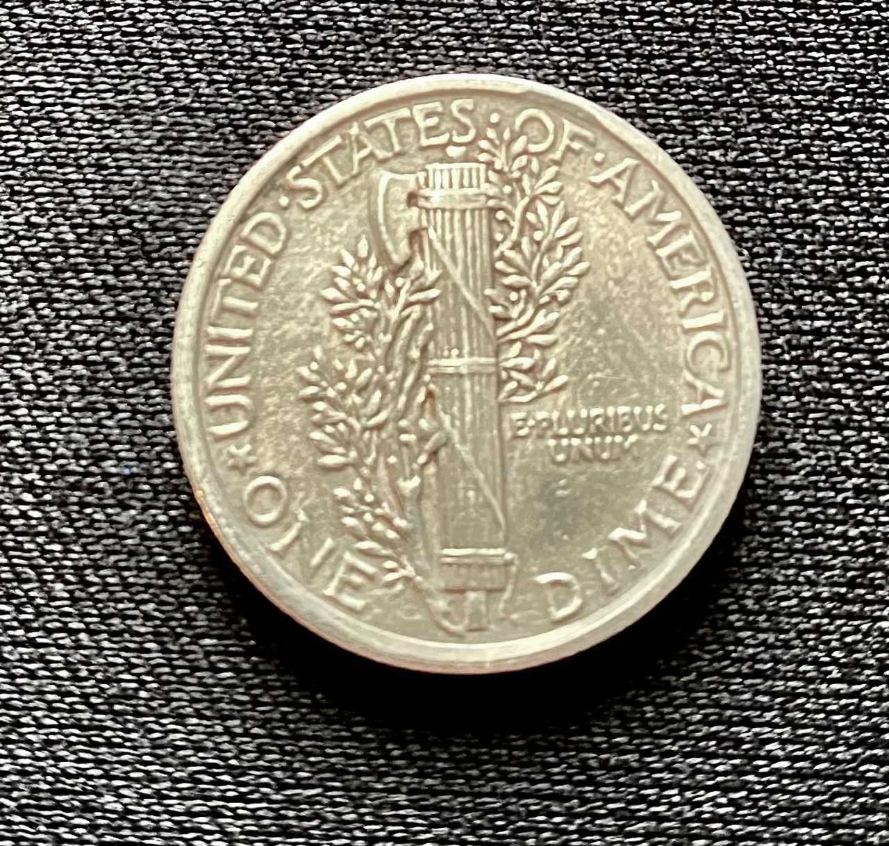 Please-Help!-1923-Mercury-Dime-Looks-Brand-New.-Seeking-Opinions-On-Grade